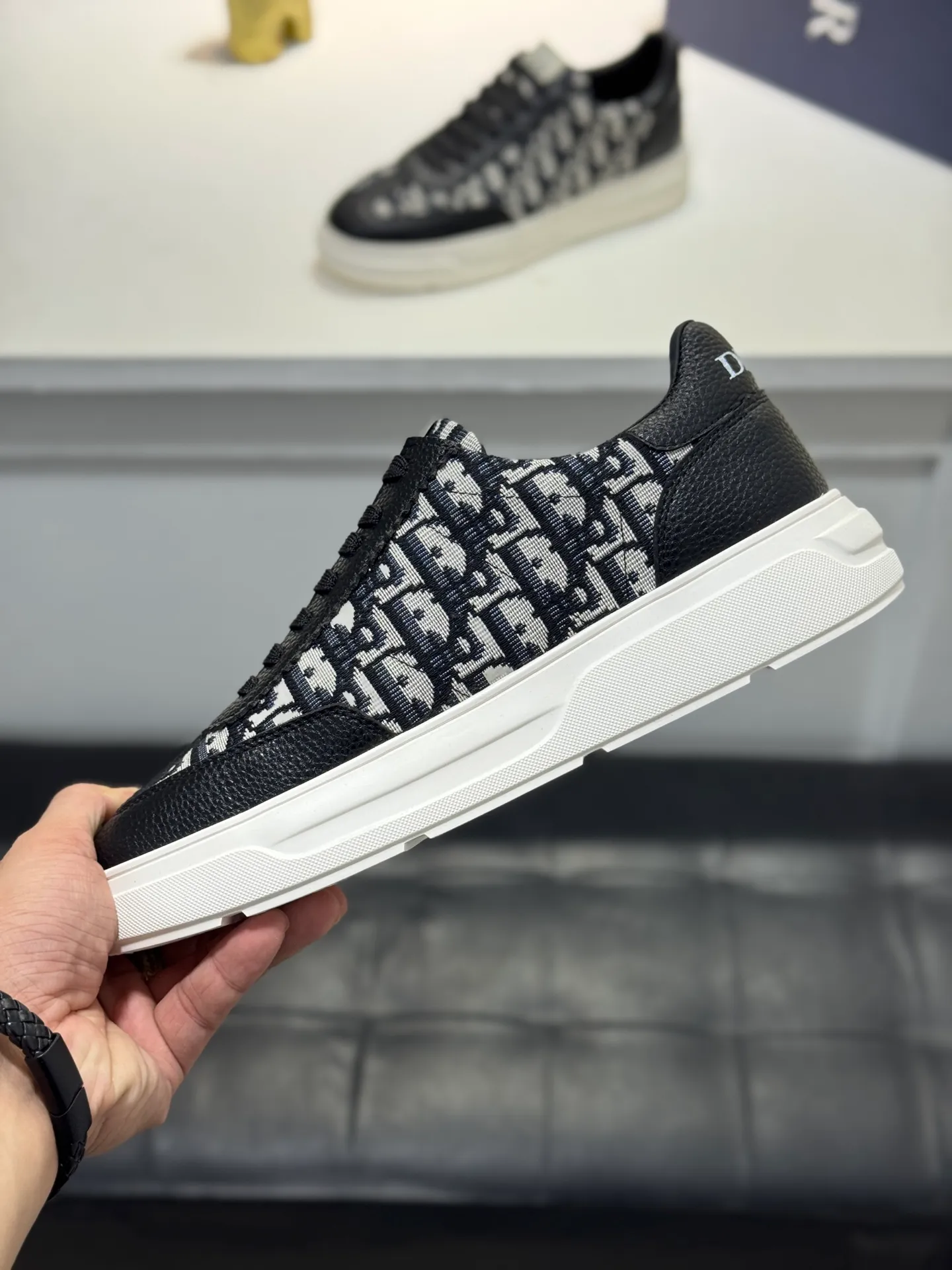 Men's Men's Shoes💰420【New Style】🦑🦑Dior🔥Christan Dior (Dior) hot style [new style] ⚠⚠️Top purchasing 🔍🔍men's casual shoes, upper cowhide stitched with Dijia special fabrics, soles: original soles specially provided by the original factory, exclusive movable molded soles super comfortable, original factory single goods, 🔍🔍high-quality multi-color splicing design, exquisite workmanship, unique, Sheepskin lining💪Details determine quality, we only make shoes with care, you can enter and leave the counter at will, welcome to compare🇮🇹Size: 38-44 (45 customized